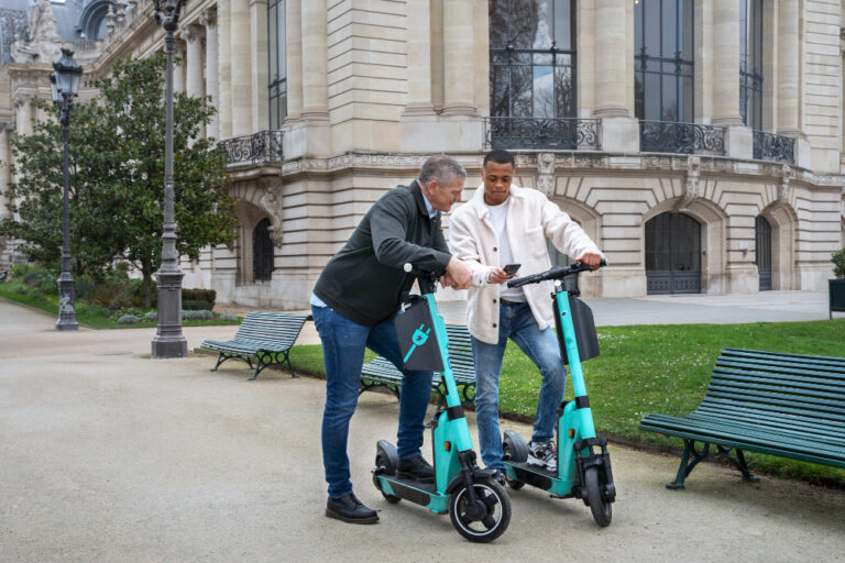 Electric vs. Petrol Bikes: Which One Really Fits Your Needs?